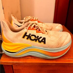 Hoka Skyward X size 7.5